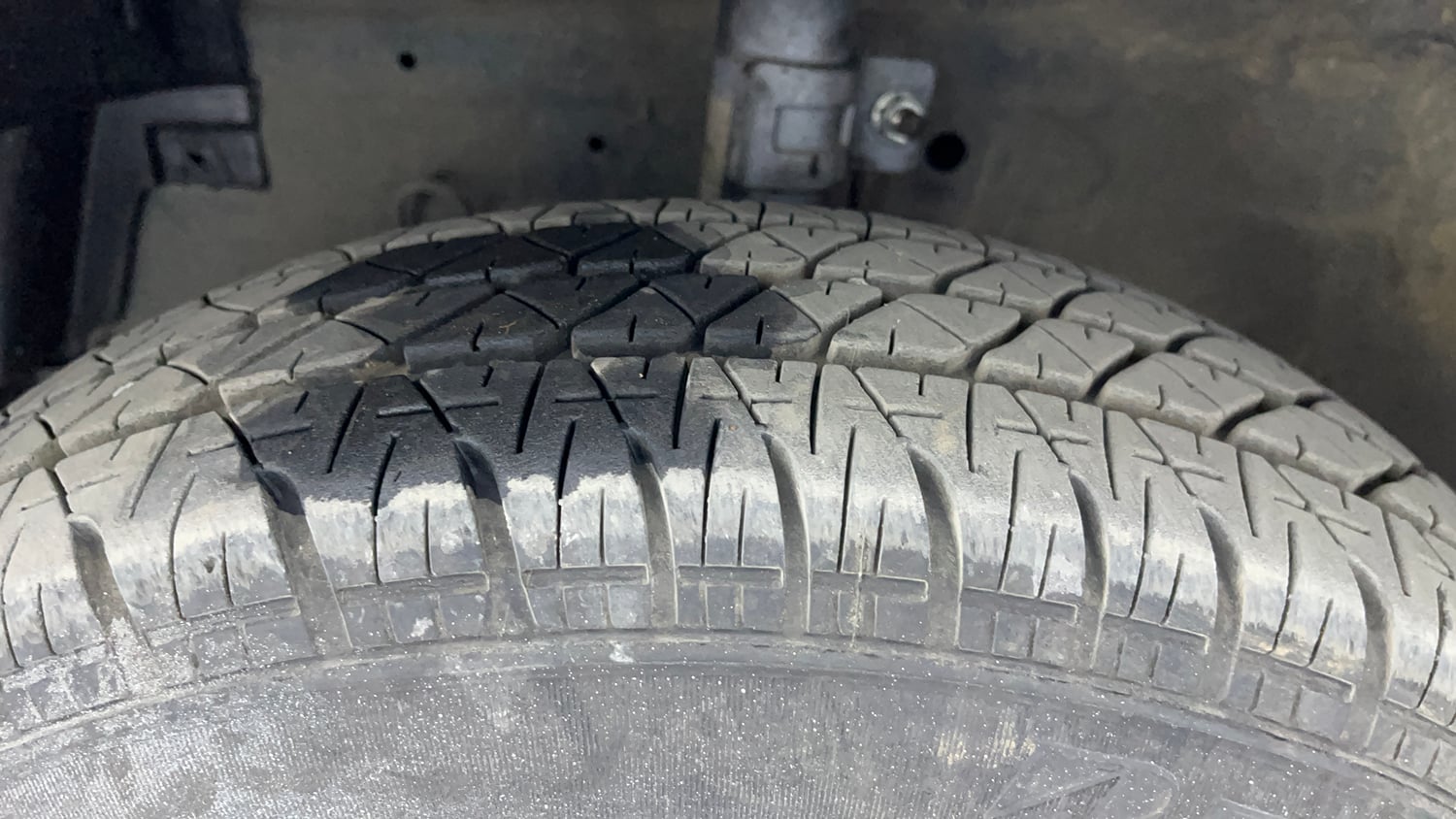 Used 2014 Maruti Suzuki Swift Dzire VDI Diesel Manual tyres LEFT FRONT TYRE TREAD VIEW
