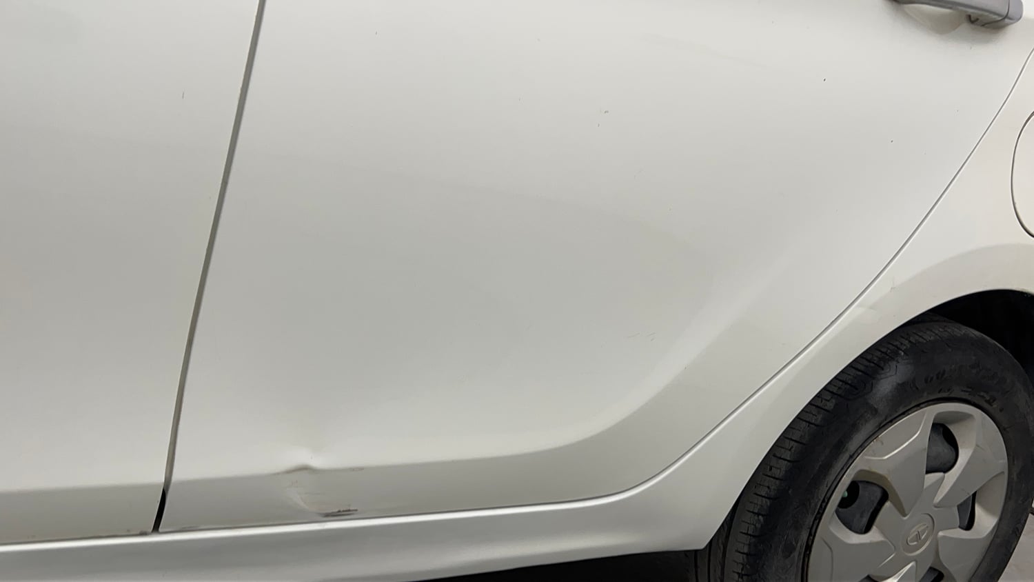 Used 2021 Tata Tiago XT Petrol Manual dents MINOR SCRATCH