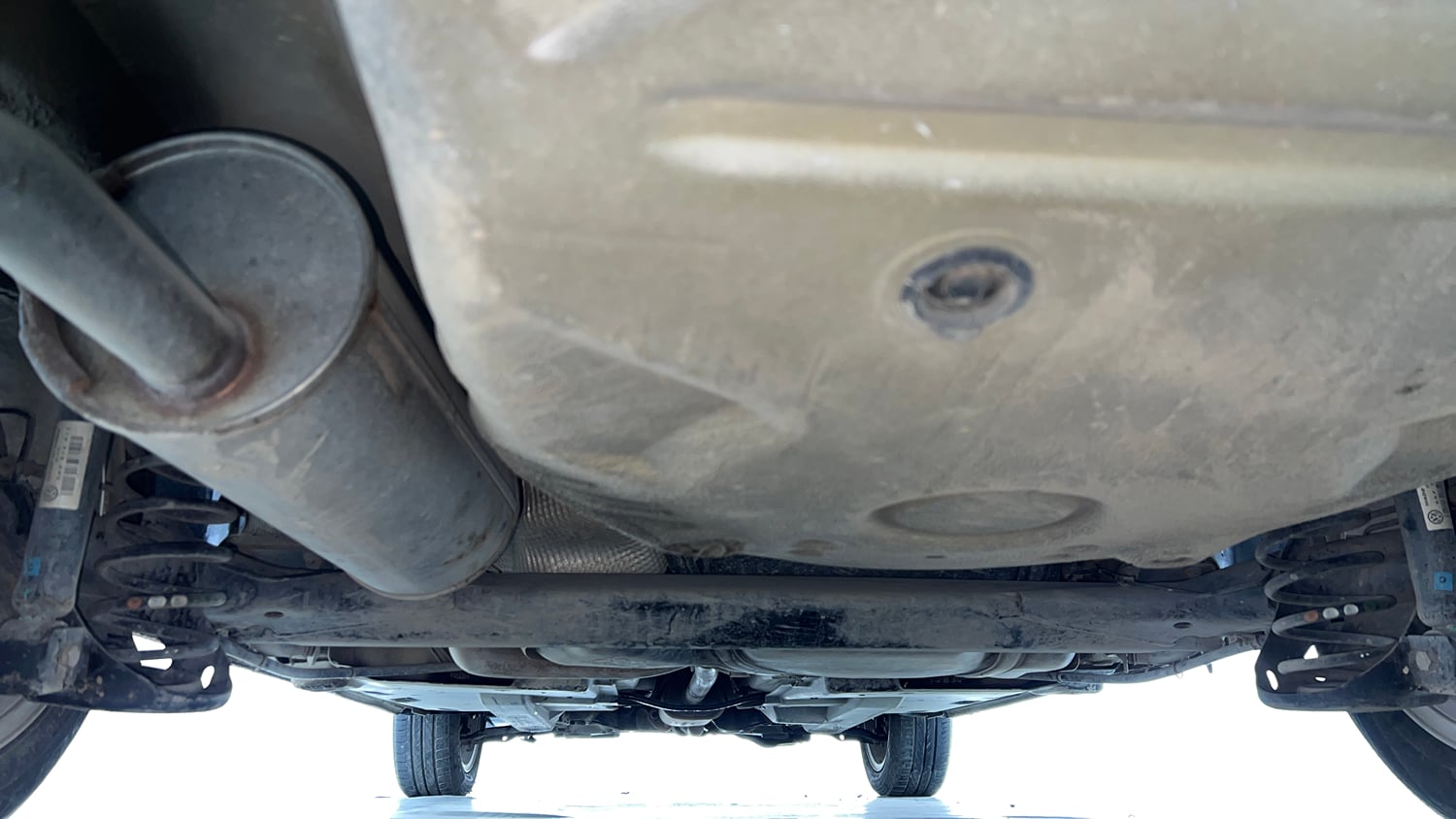Used 2013 Volkswagen Vento Highline Petrol AT Petrol Automatic extra REAR UNDERBODY VIEW (TAKEN FROM REAR)