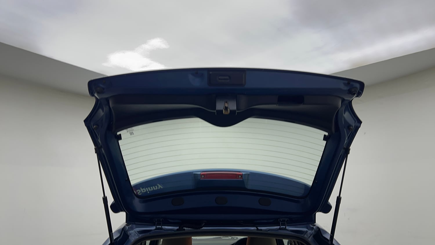 Used 2018 Maruti Suzuki Baleno Delta 1.2 Petrol Manual interior DICKY DOOR OPEN VIEW