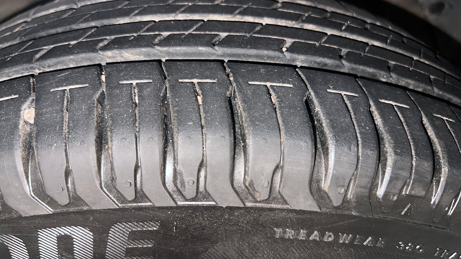 Used 2018 Maruti Suzuki Swift ZXi AMT Petrol Automatic tyres RIGHT FRONT TYRE TREAD VIEW