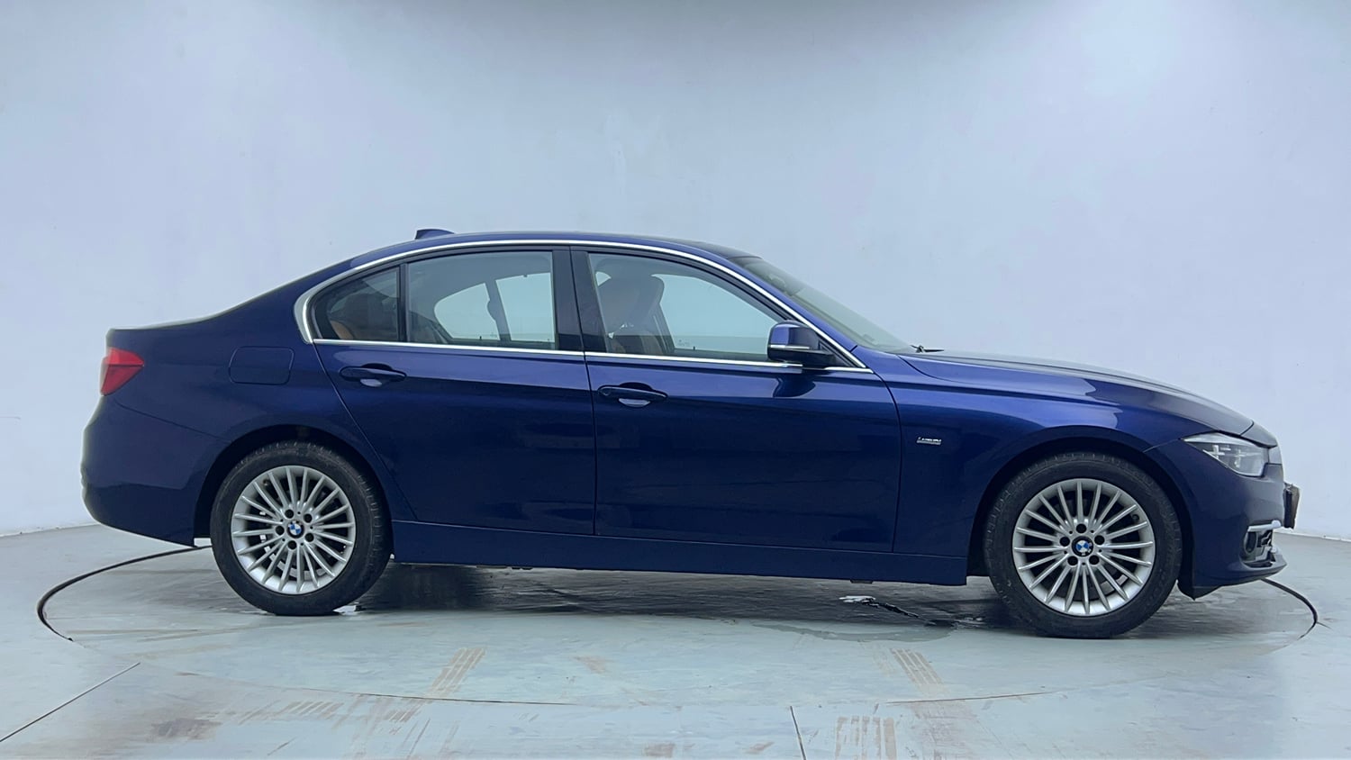 Used 2018 BMW 3 Series 320d Luxury Line Diesel Automatic exterior RIGHT SIDE VIEW