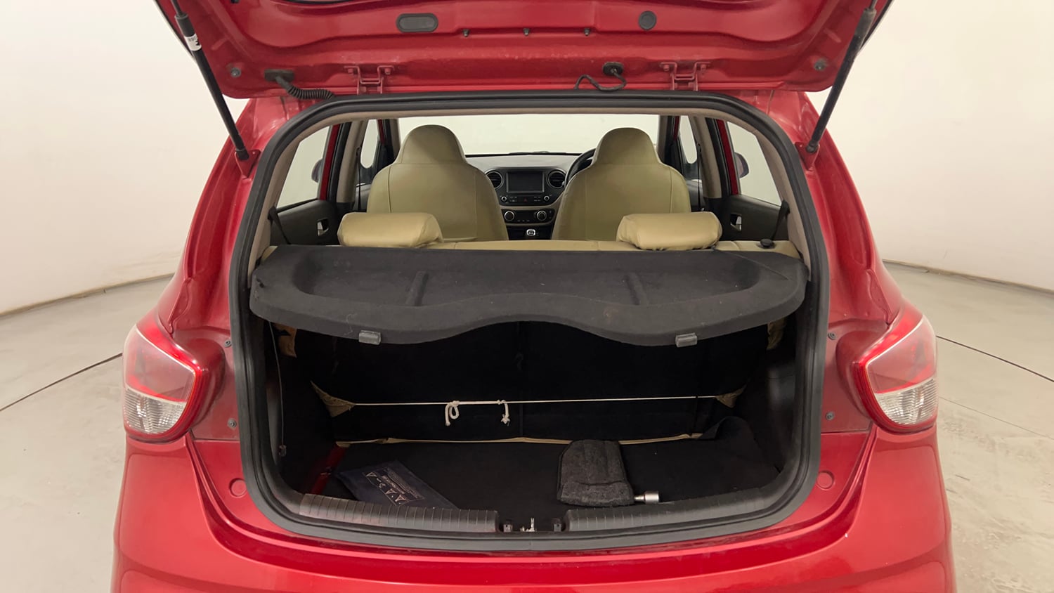 Used 2018 Hyundai Grand i10 Asta 1.2 Kappa VTVT Petrol Manual interior DICKY INSIDE VIEW