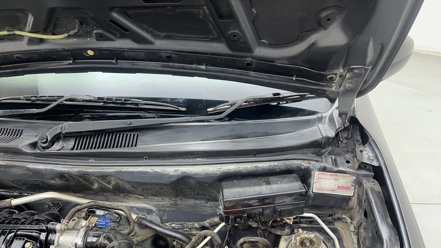 Used 2020 Maruti Suzuki Alto 800 VXi Petrol Manual engine ENGINE LEFT SIDE HINGE & APRON VIEW