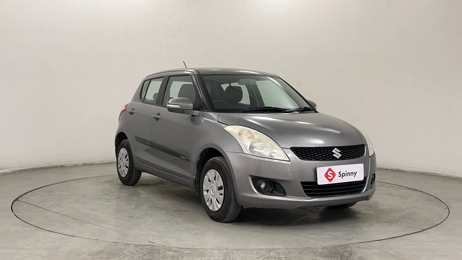 Used 2014 Maruti Suzuki Swift VXi Petrol Manual exterior RIGHT FRONT CORNER VIEW