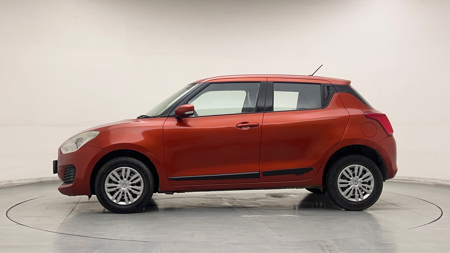 Used 2018 Maruti Suzuki Swift VXi Petrol Manual exterior LEFT SIDE VIEW