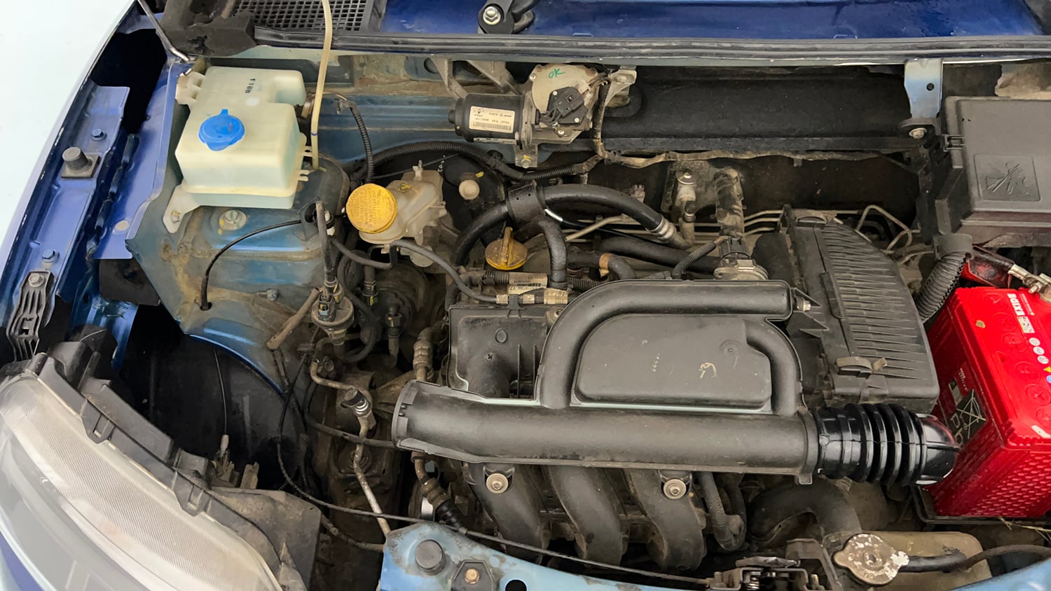 Used 2022 Renault Kwid CLIMBER 1.0 (O) Petrol Manual engine ENGINE RIGHT SIDE VIEW