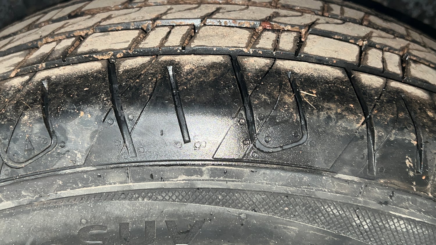 Used 2017 Hyundai Creta SX Plus 1.6 AT Petrol Petrol Automatic tyres LEFT REAR TYRE TREAD VIEW
