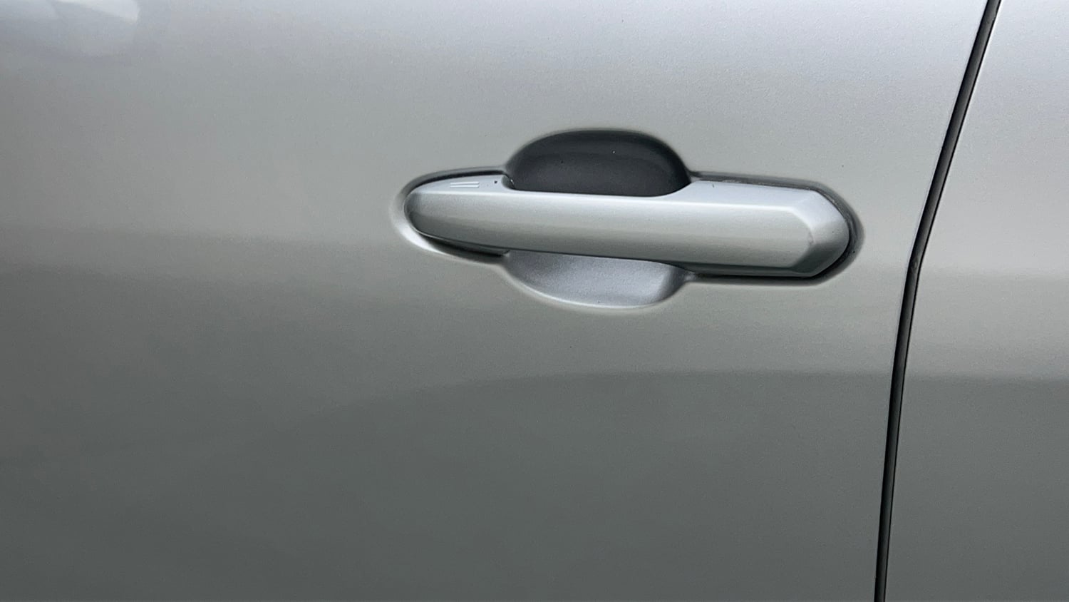 Used 2023 Toyota Innova Hycross VX Hybrid 7 STR Hybrid Automatic dents MINOR DENT