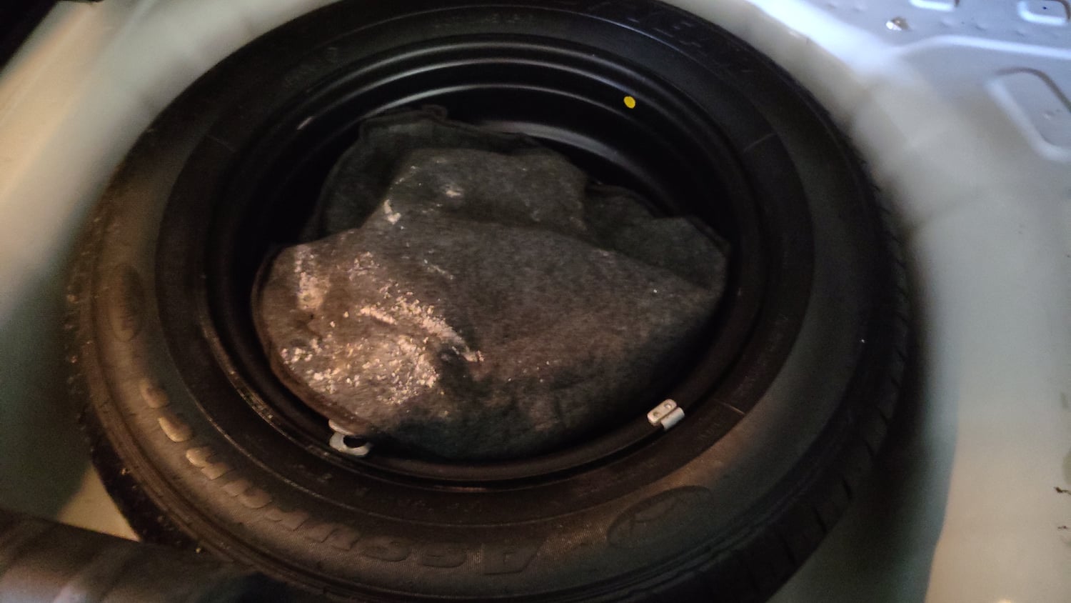 Used 2021 Kia Sonet GTX Plus 1.5 AT Diesel Automatic tyres SPARE TYRE VIEW