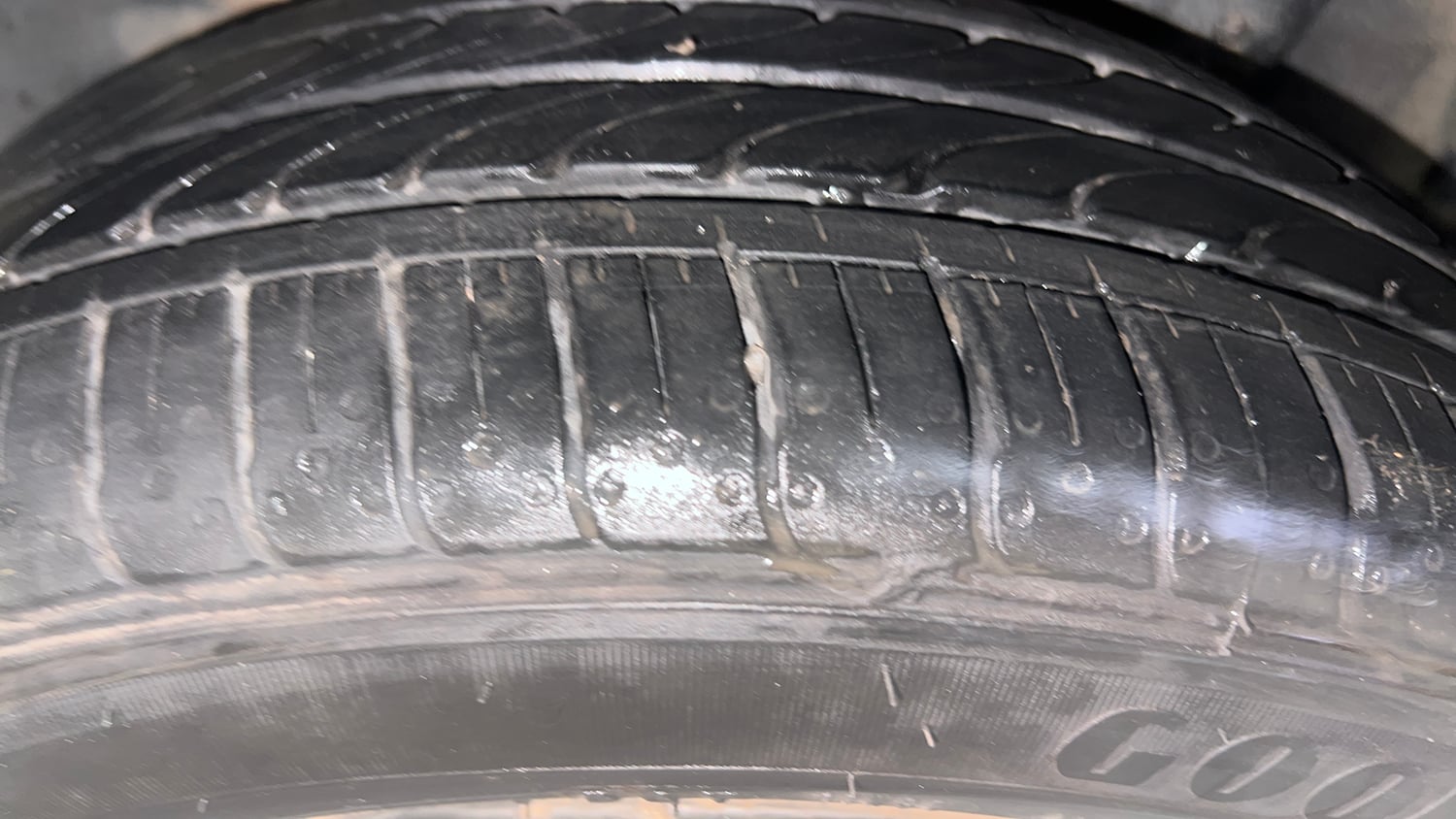 Used 2020 Hyundai Aura SX 1.2 (O) Petrol Petrol Manual tyres LEFT REAR TYRE TREAD VIEW