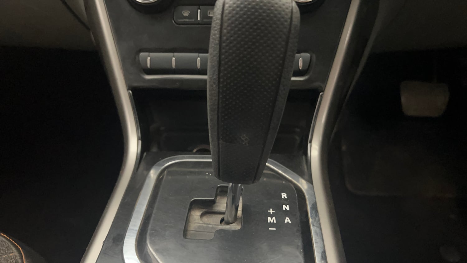 Used 2019 Tata Nexon XZA Plus Petrol Dual Tone Petrol Automatic interior GEAR  KNOB VIEW