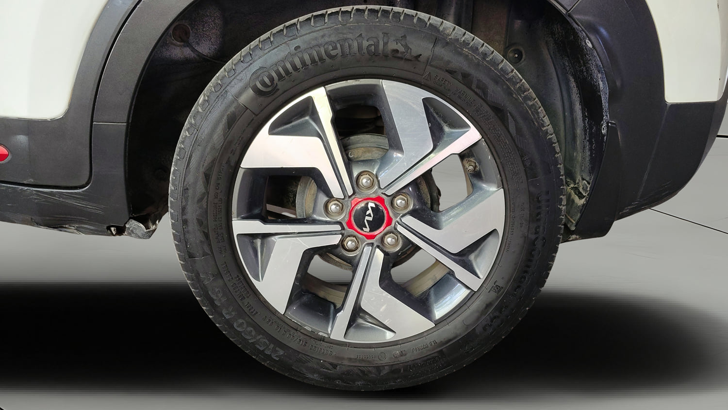 Used 2021 Kia Sonet GTX Plus 1.5 AT Diesel Automatic tyres LEFT REAR TYRE RIM VIEW