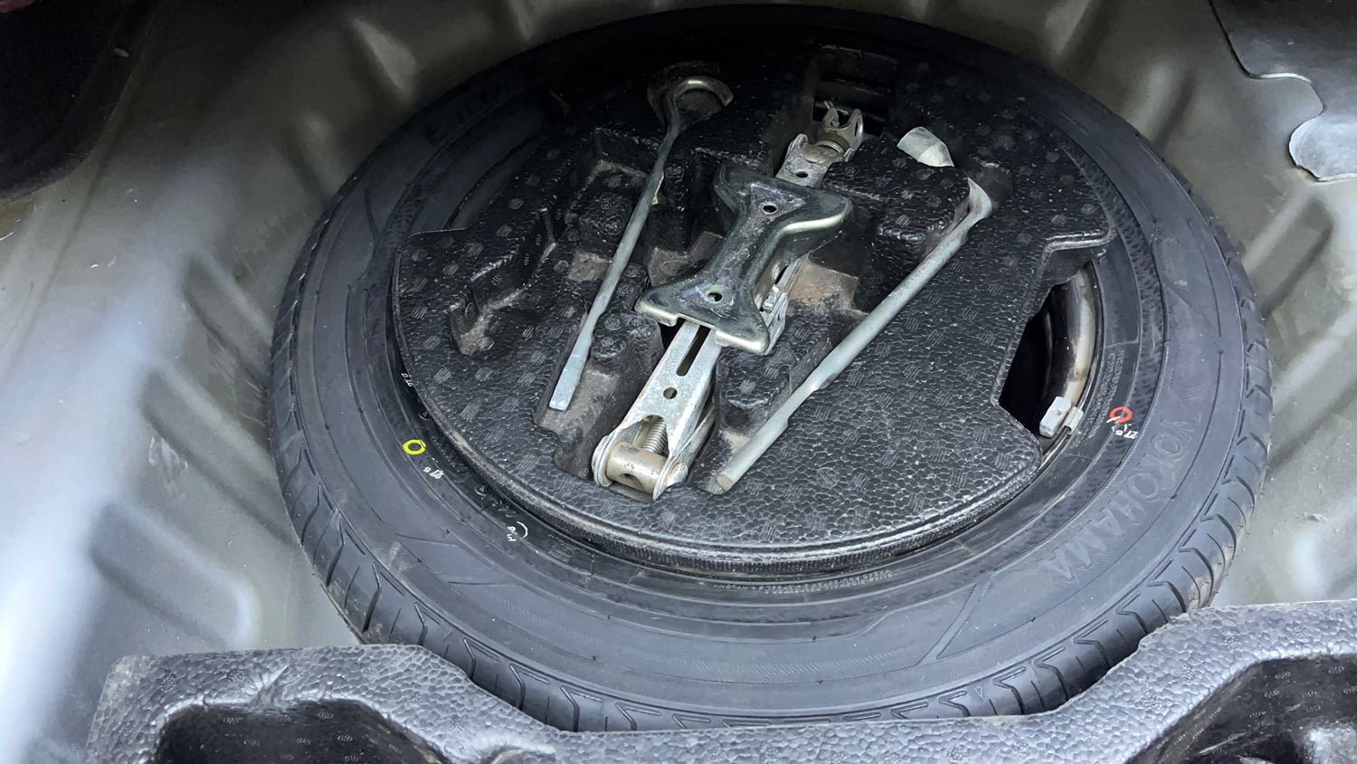 Used 2018 Maruti Suzuki Ciaz Delta 1.3 Hybrid Diesel Manual tyres SPARE TYRE VIEW