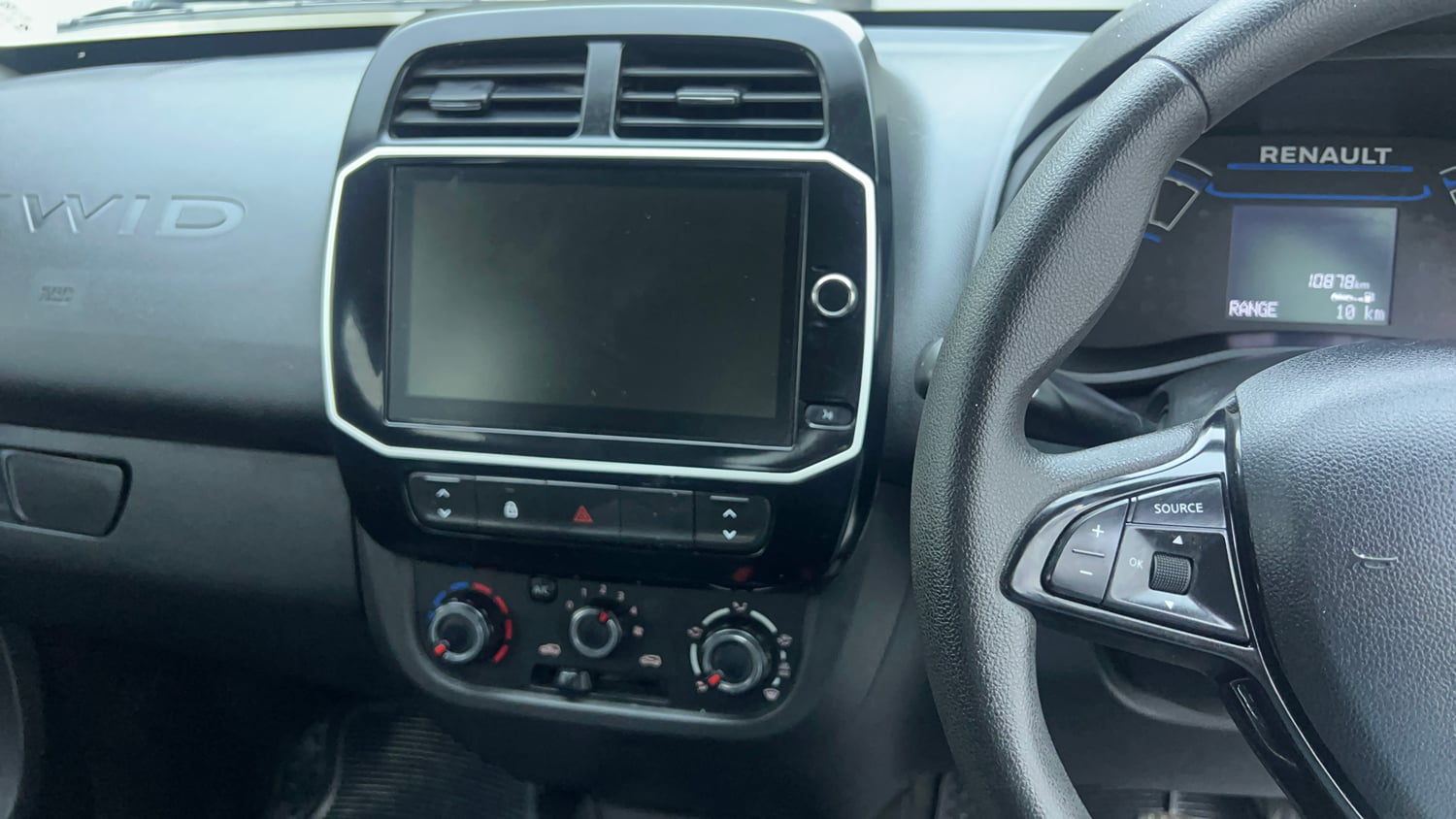 Used 2024 Renault Kwid CLIMBER AMT Petrol Automatic top_features Touch screen infotainment system