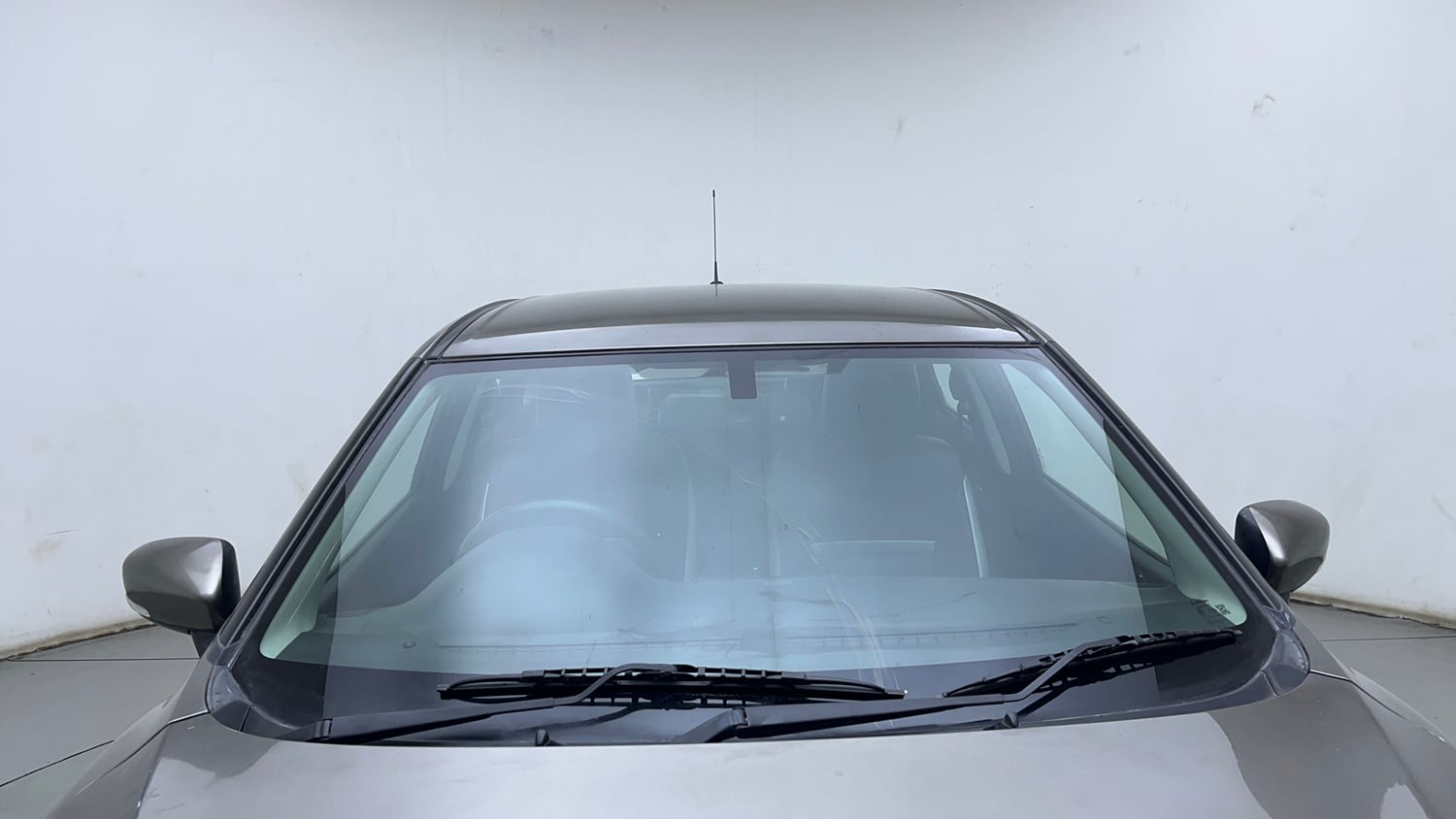 Used 2019 Maruti Suzuki Baleno Zeta Petrol Manual exterior FRONT WINDSHIELD VIEW