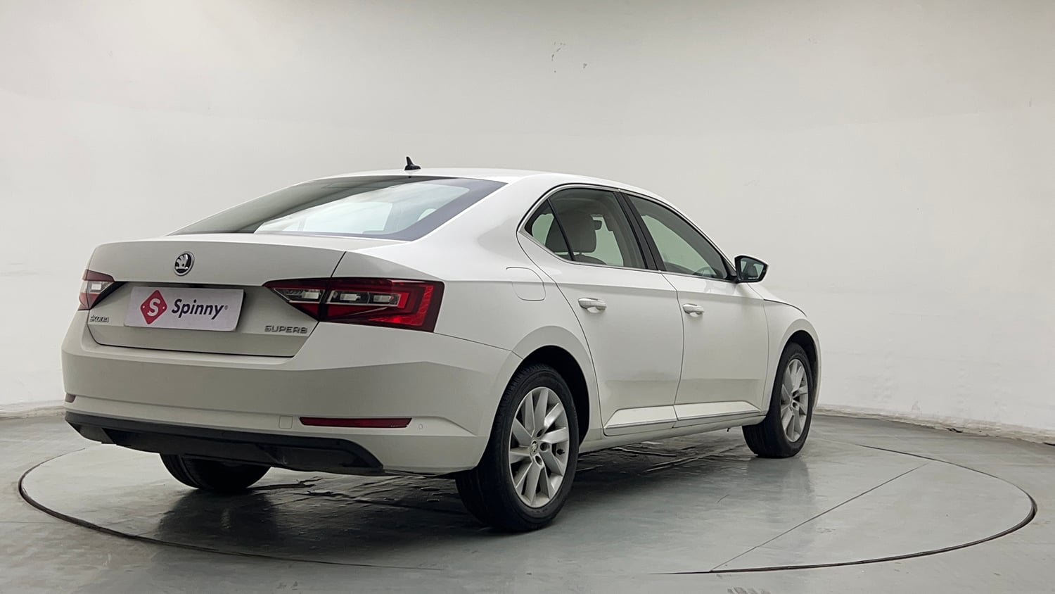 Used 2018 Skoda Superb L&K TSI AT Petrol Automatic exterior RIGHT REAR CORNER VIEW