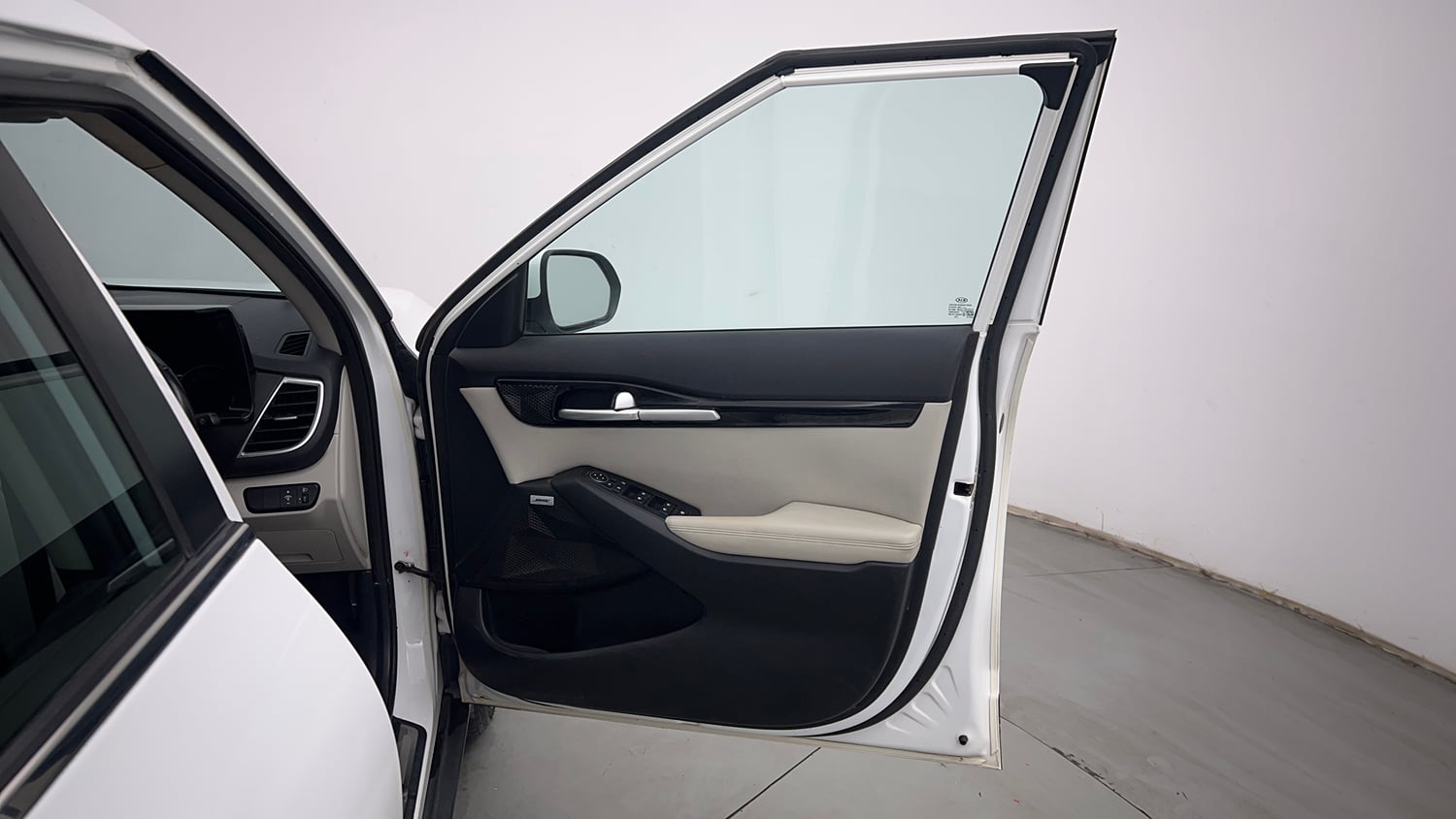 Used 2020 Kia Seltos HTX Plus 1.5 Diesel Diesel Manual interior RIGHT FRONT DOOR OPEN VIEW