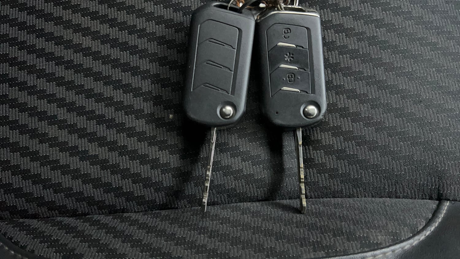 Used 2024 Mahindra Thar LX Hard Top Diesel MT 4WD Diesel Manual extra CAR KEY VIEW