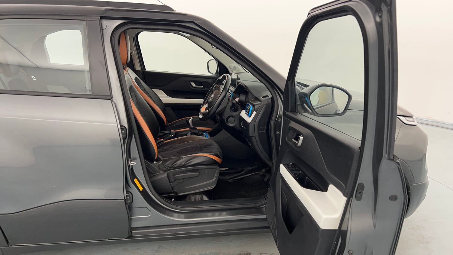 Used 2022 Tata Punch Creative Dual Tone Petrol Manual interior RIGHT SIDE FRONT DOOR CABIN VIEW