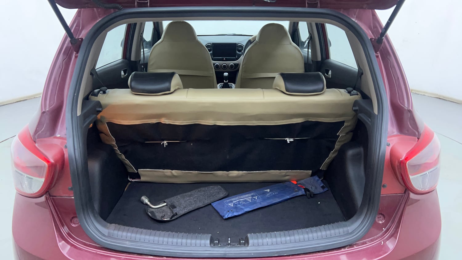 Used 2015 Hyundai Grand i10 Asta 1.2 Kappa VTVT Petrol Manual interior DICKY INSIDE VIEW