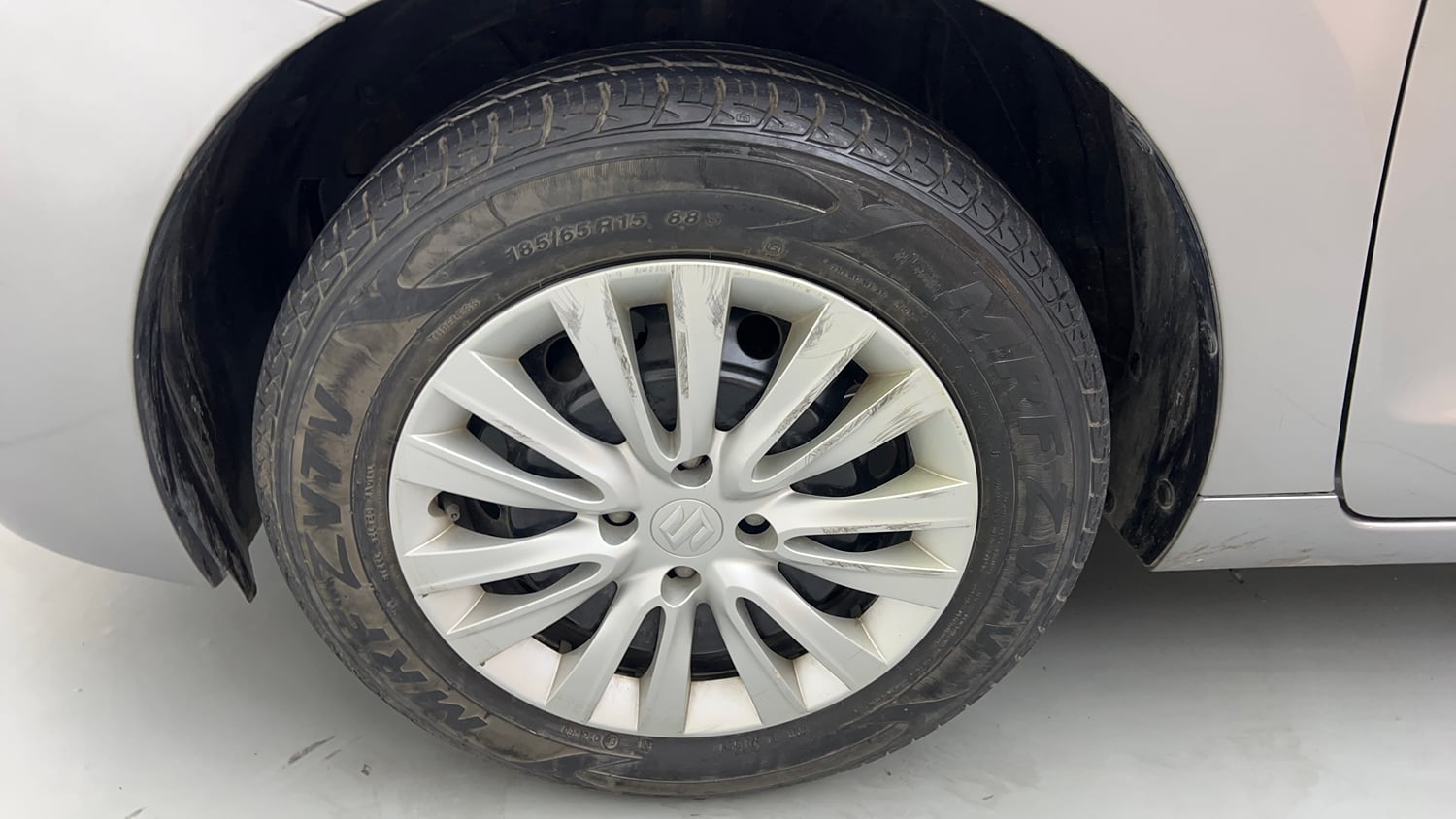 Used 2019 Maruti Suzuki Baleno Delta Petrol Manual tyres LEFT FRONT TYRE RIM VIEW