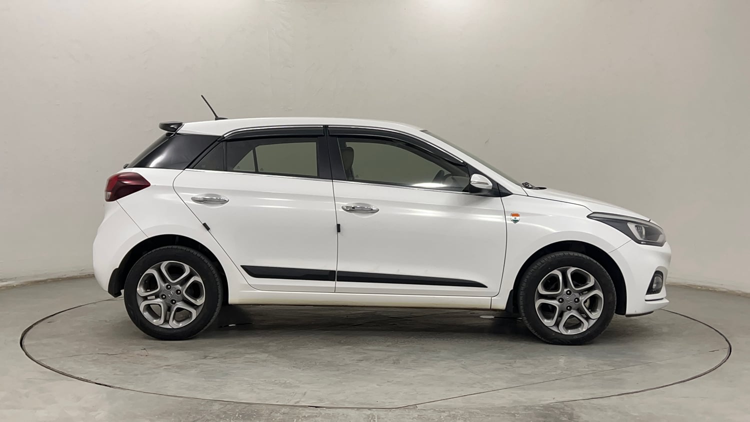 Used 2019 Hyundai Elite i20 Asta 1.2 (O) Petrol Manual exterior RIGHT SIDE VIEW