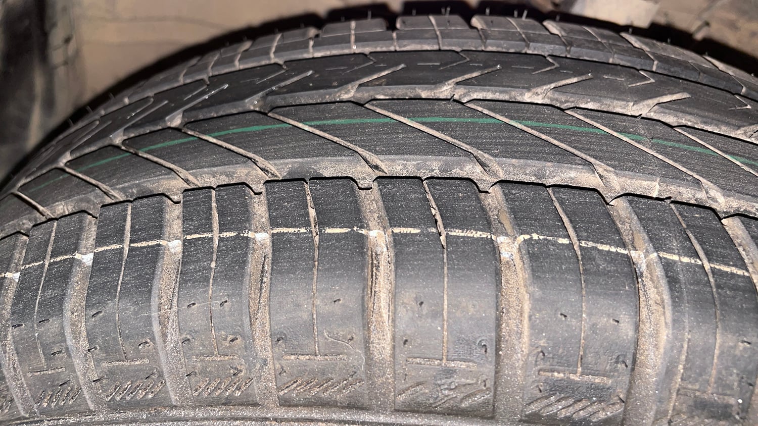 Used 2013 Honda Amaze 1.2 VX i-VTEC Petrol Manual tyres LEFT FRONT TYRE TREAD VIEW