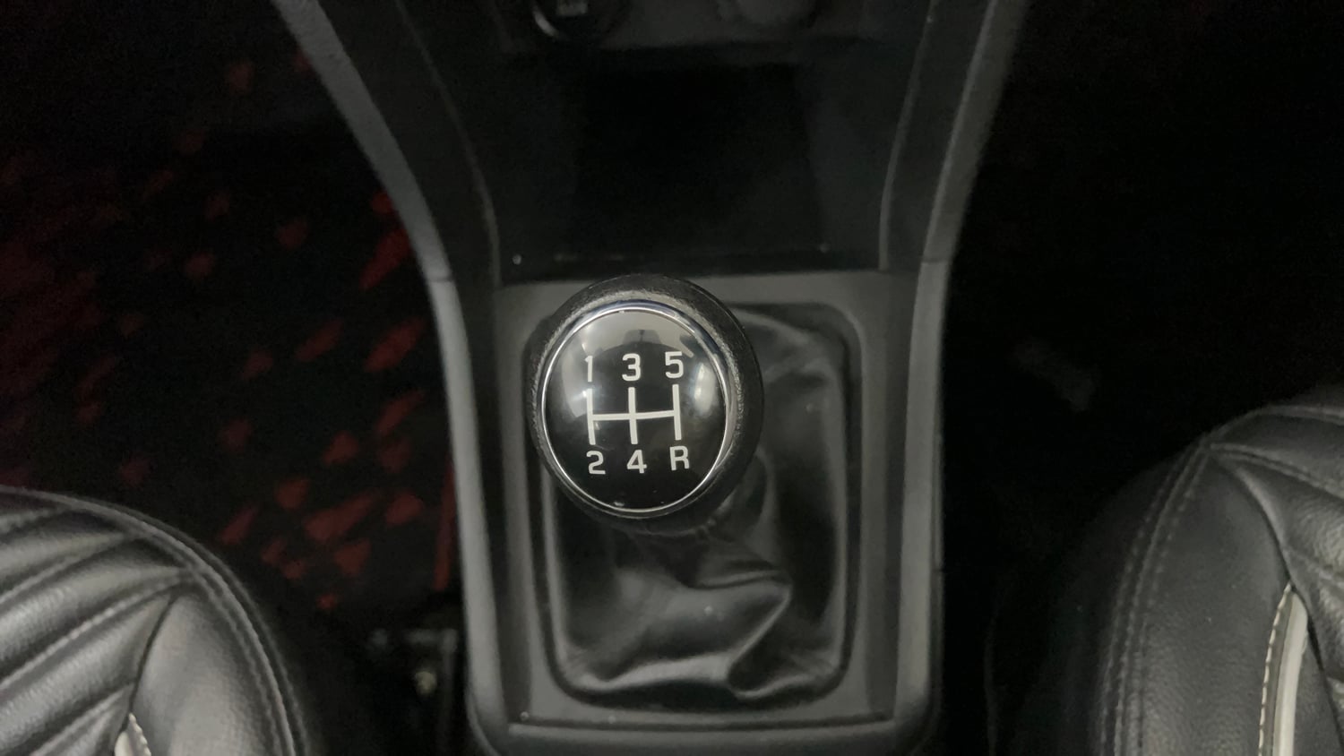 Used 2020 maruti-suzuki Vitara Brezza VXi Petrol Manual interior GEAR  KNOB VIEW