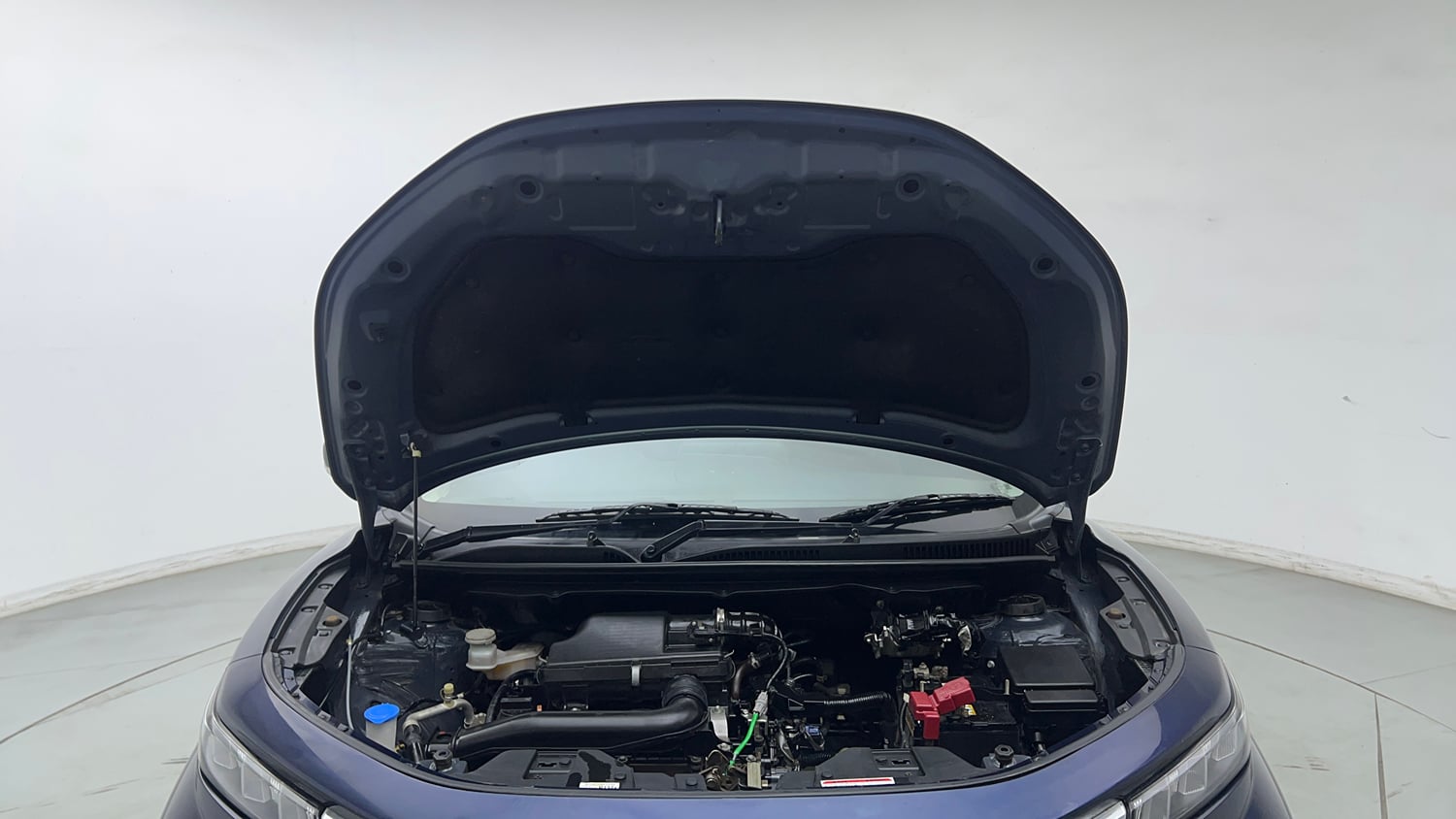 Used 2023 Maruti Suzuki Fronx Delta Plus 1.2L MT Petrol Manual engine ENGINE & BONNET OPEN FRONT VIEW