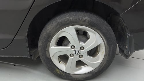 Used 2016 Honda City VX Petrol Manual tyres LEFT REAR TYRE RIM VIEW