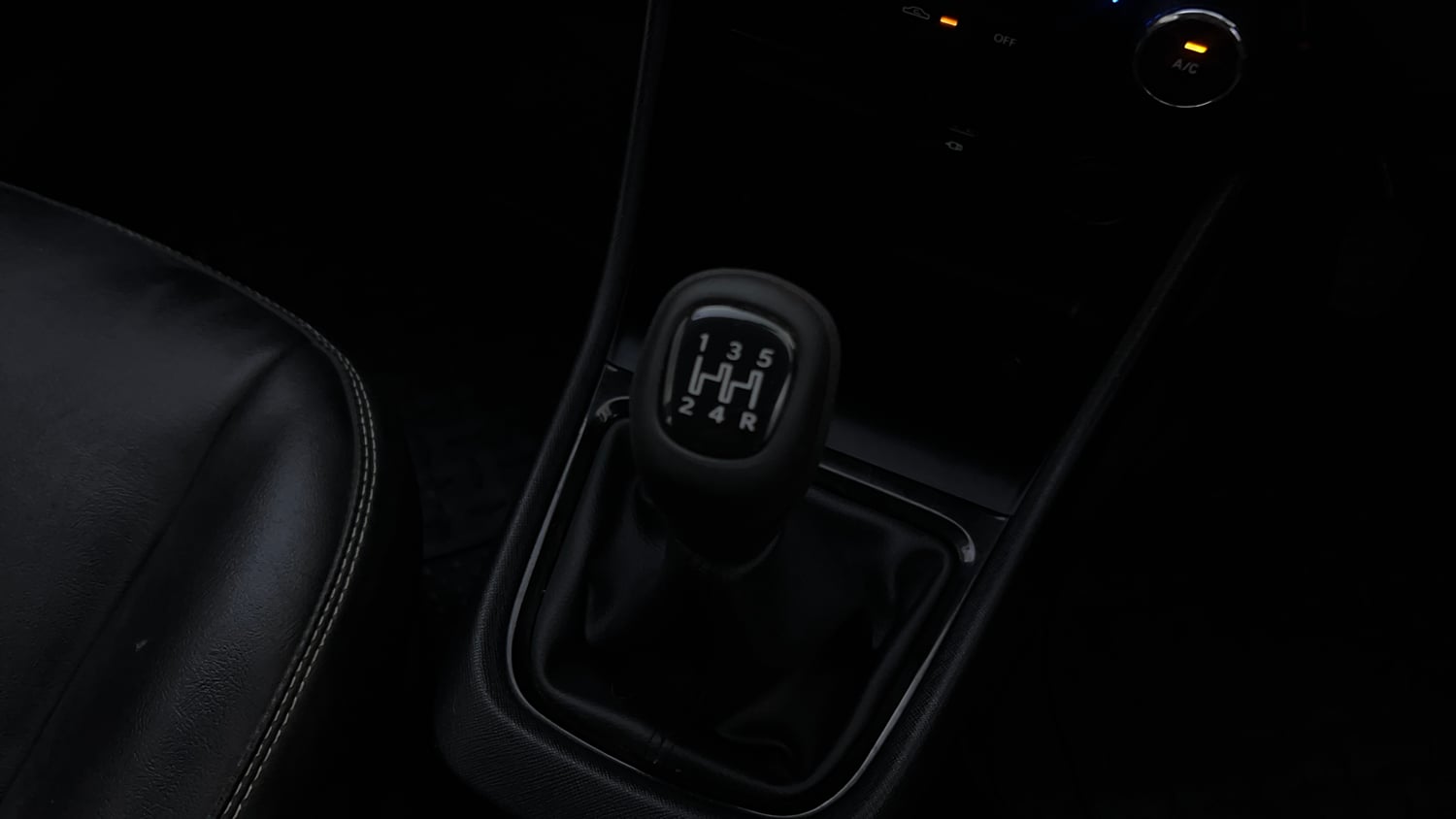 Used 2022 Tata Punch Adventure MT Petrol Manual interior GEAR  KNOB VIEW