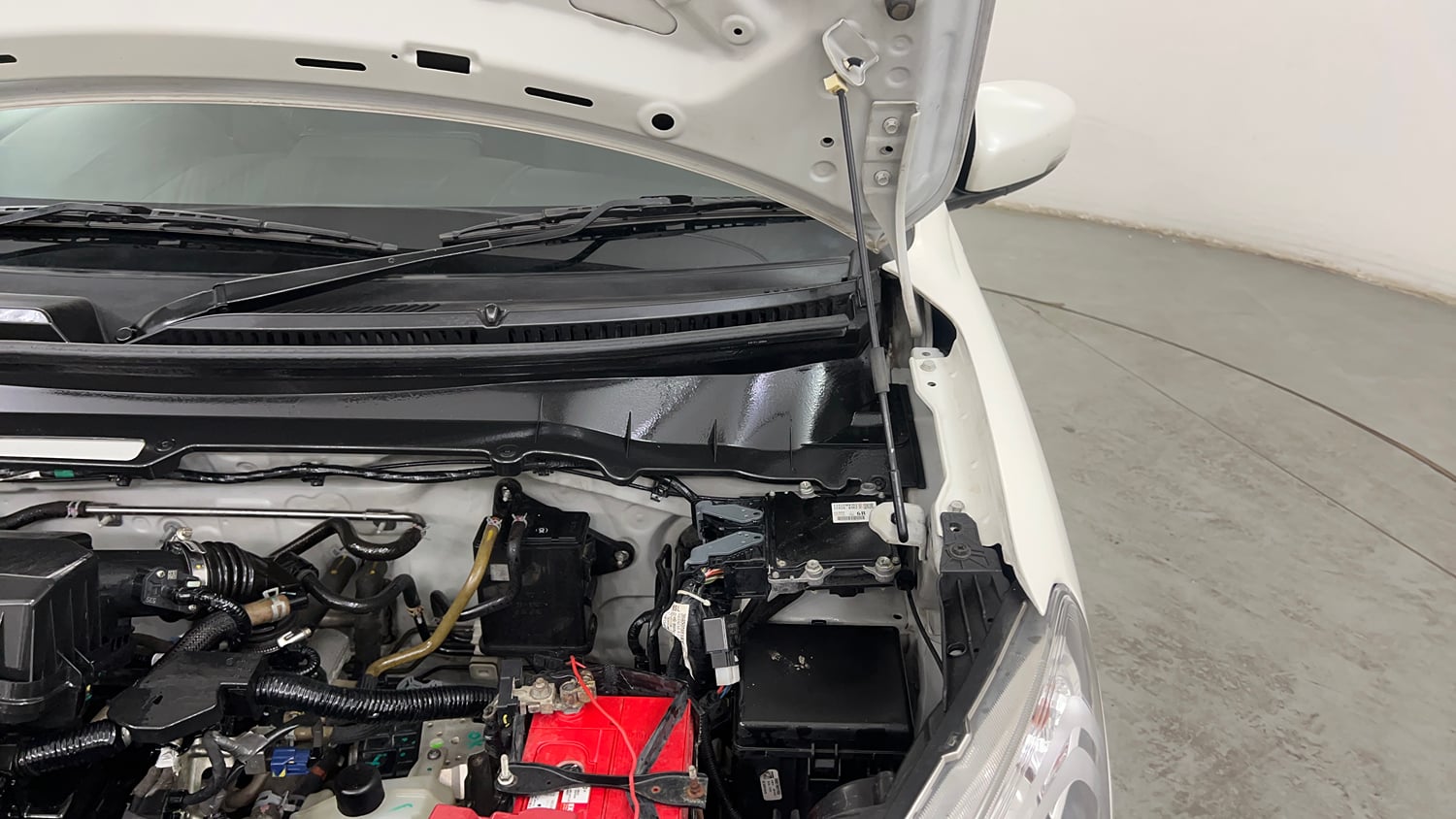 Used 2022 Maruti Suzuki Celerio ZXi AMT Petrol Automatic engine ENGINE LEFT SIDE HINGE & APRON VIEW