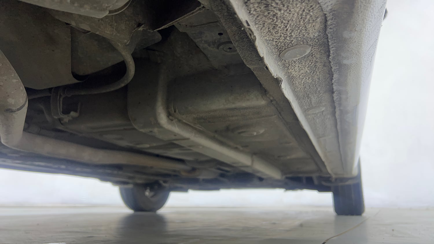 Used 2016 Hyundai Grand i10 Asta AT 1.2 Kappa VTVT Petrol Automatic extra REAR RIGHT UNDERBODY VIEW