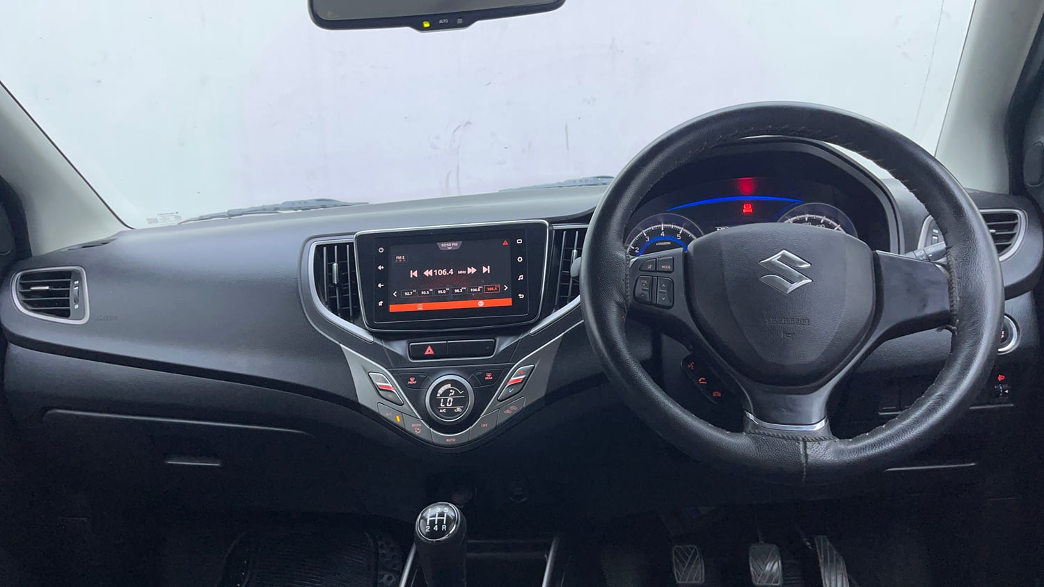 Used 2019 Maruti Suzuki Baleno Zeta Petrol Manual interior DASHBOARD VIEW