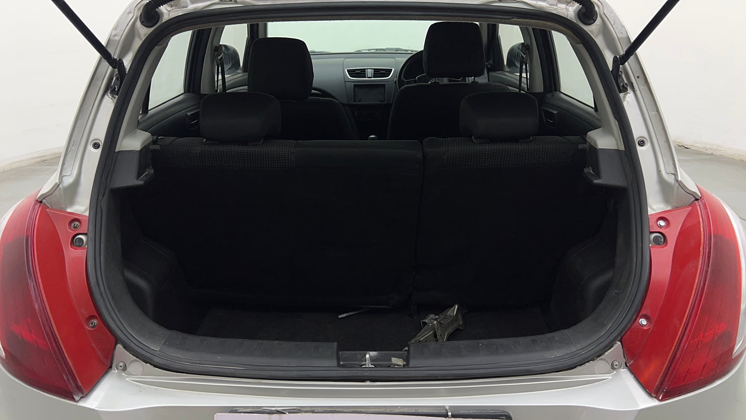 Used 2017 Maruti Suzuki Swift Lxi (O) Petrol Manual interior DICKY INSIDE VIEW