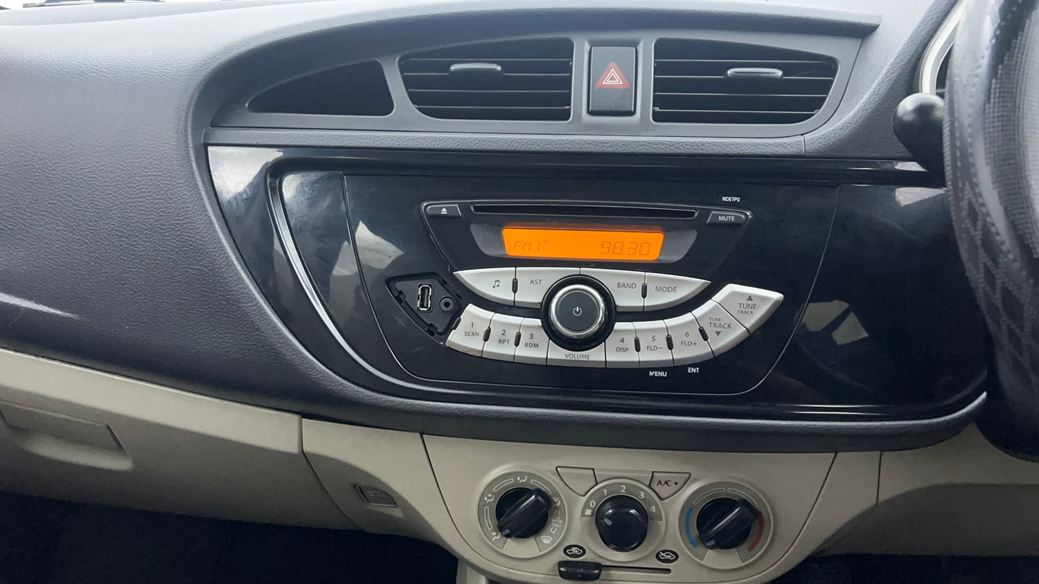 Used 2017 Maruti Suzuki Alto K10 VXi Petrol Manual interior MUSIC SYSTEM & AC CONTROL VIEW
