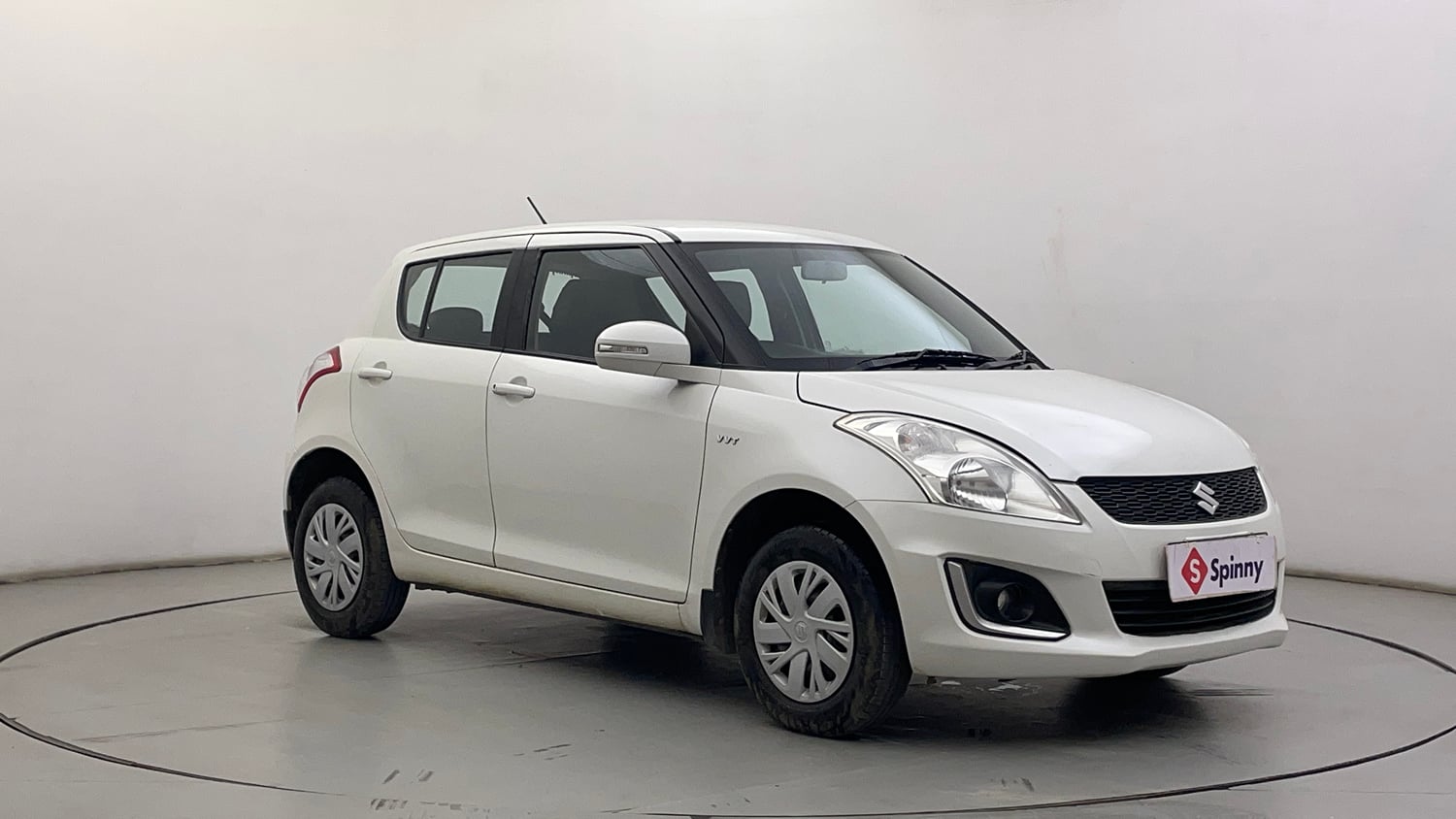 Used 2017 Maruti Suzuki Swift VXI (O) Petrol Manual exterior RIGHT FRONT CORNER VIEW