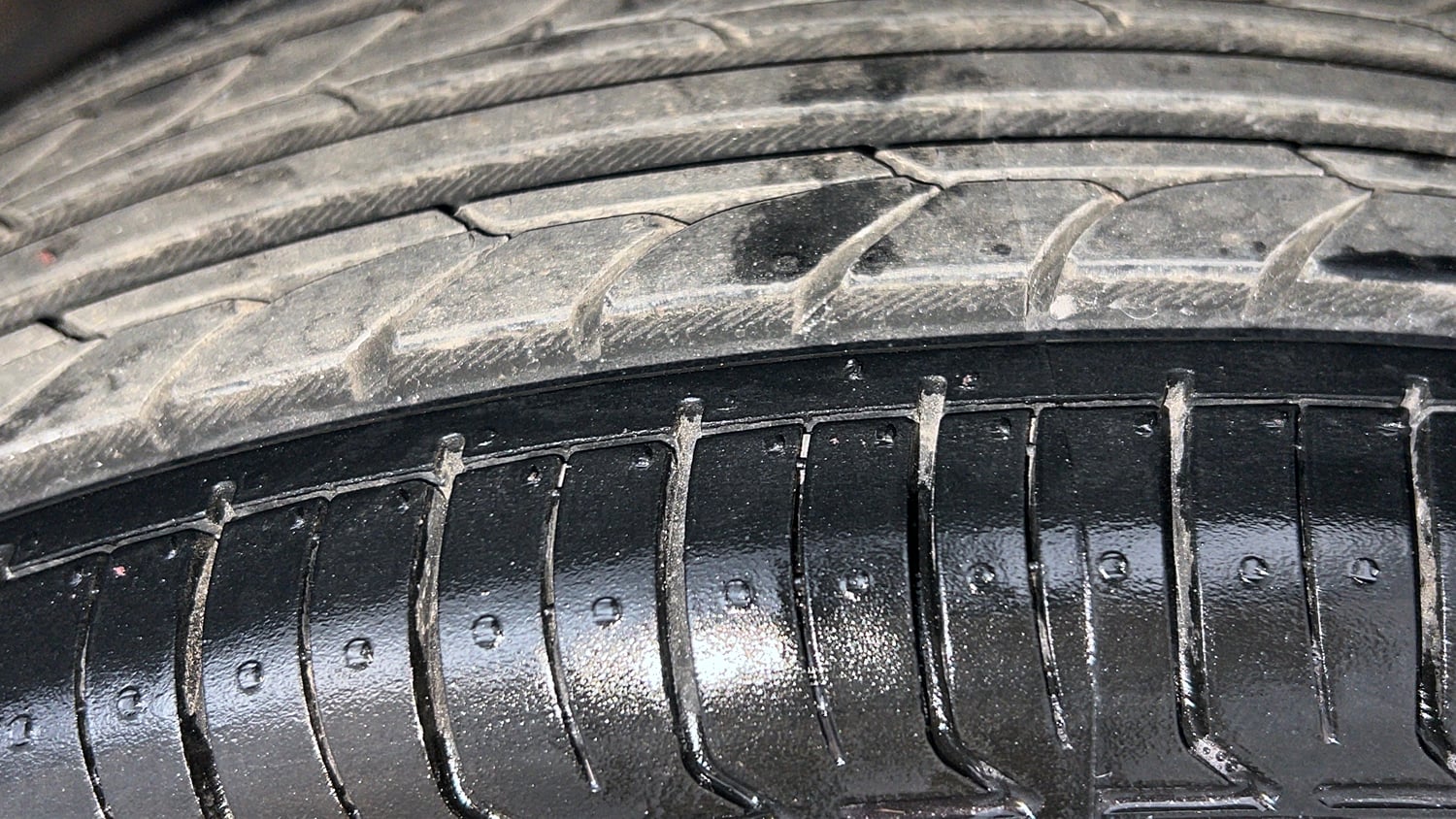 Used 2015 Hyundai Grand i10 Sportz 1.2 Kappa VTVT Petrol Manual tyres RIGHT FRONT TYRE TREAD VIEW