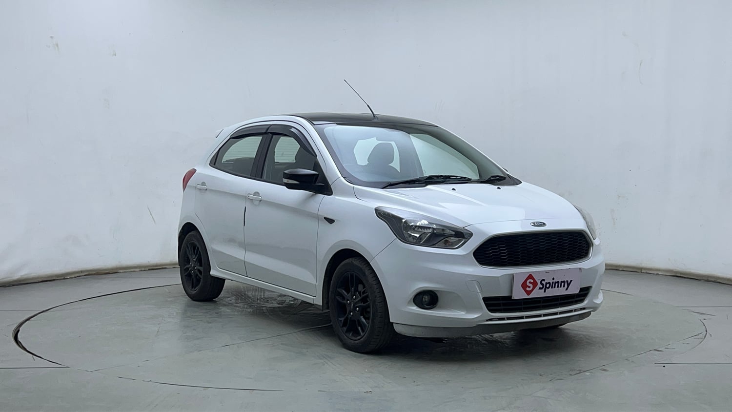 Used 2017 Ford Figo Titanium 1.2 Ti-VCT Petrol Manual exterior RIGHT FRONT CORNER VIEW