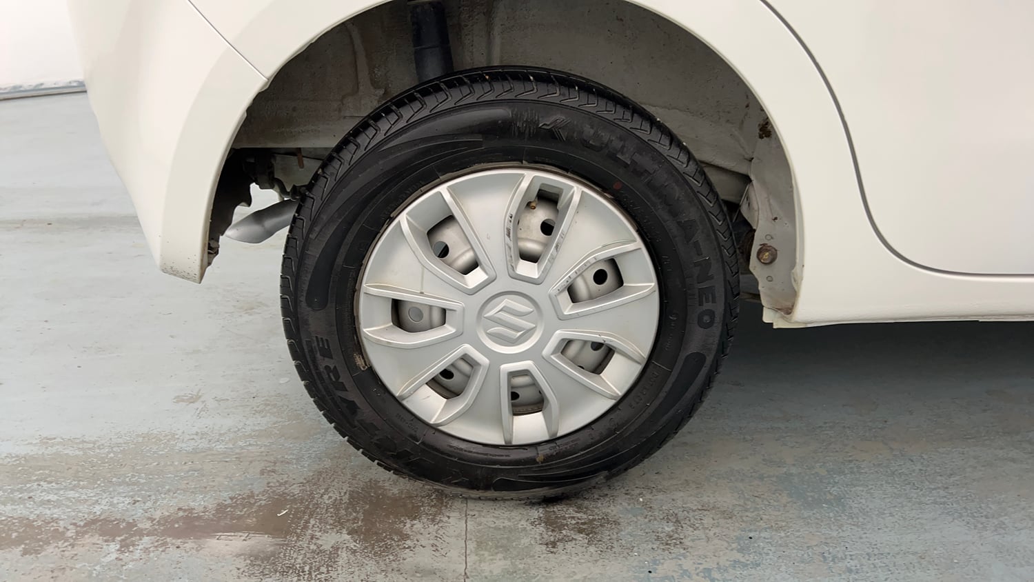 Used 2022 Maruti Suzuki Wagon R LXI 1.0 Petrol Manual tyres RIGHT REAR TYRE RIM VIEW