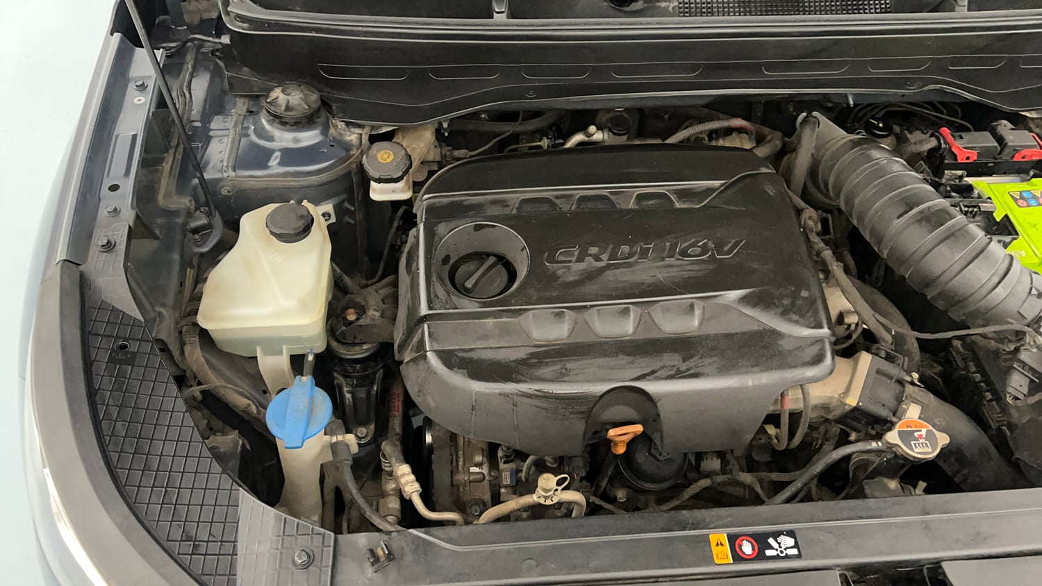 Used 2020 Hyundai Venue SX 1.4 CRDi Dual Tone Diesel Manual engine ENGINE RIGHT SIDE VIEW