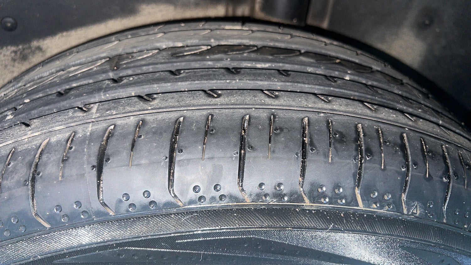 Used 2021 MG Motors Hector Plus Sharp 1.5 Petrol Turbo CVT 6-STR Petrol Automatic tyres LEFT REAR TYRE TREAD VIEW