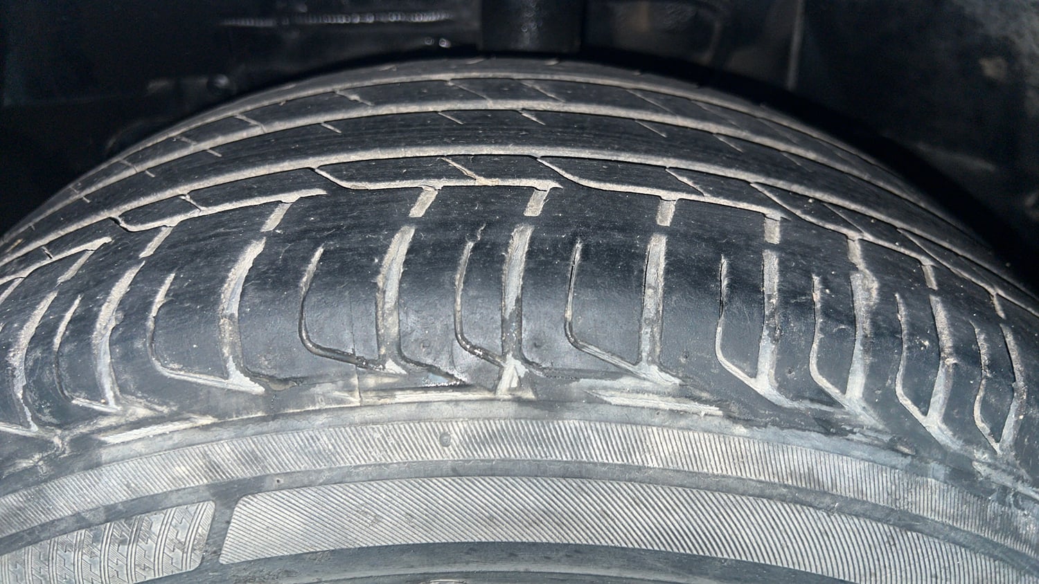 Used 2023 Tata Nexon XZ Plus (S) Petrol Manual tyres LEFT FRONT TYRE TREAD VIEW