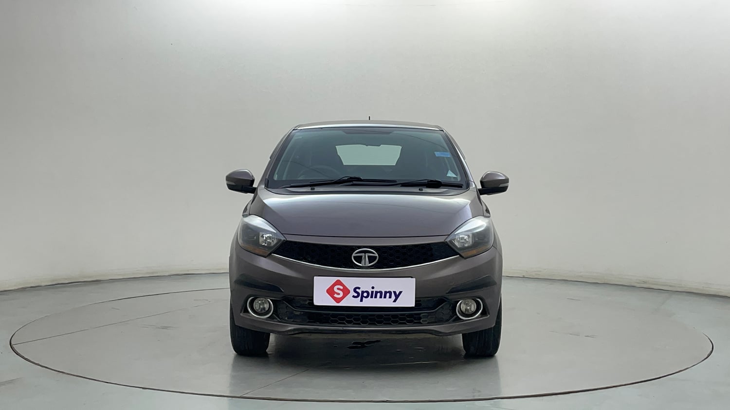 Used 2018 Tata Tigor Revotron XZA Petrol Automatic exterior FRONT VIEW