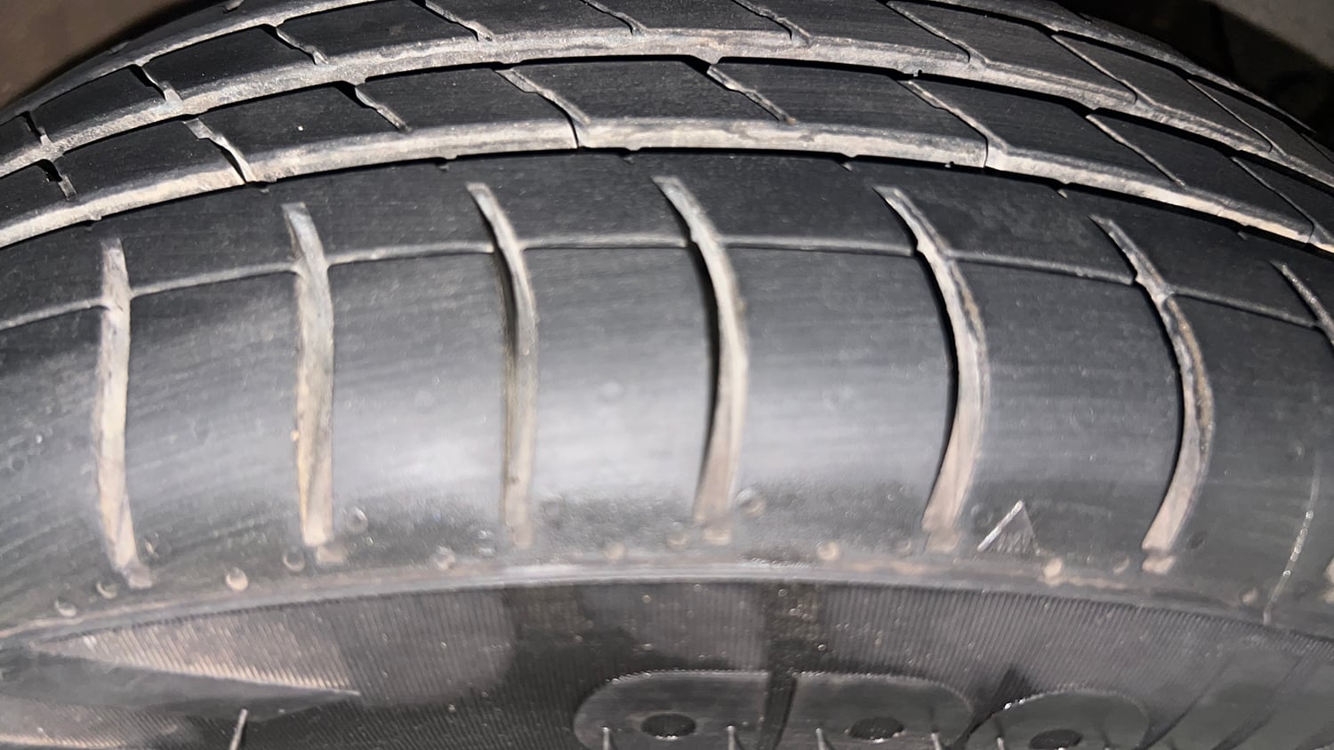 Used 2018 Hyundai Grand i10 Magna 1.2 Kappa VTVT Petrol Manual tyres RIGHT FRONT TYRE TREAD VIEW