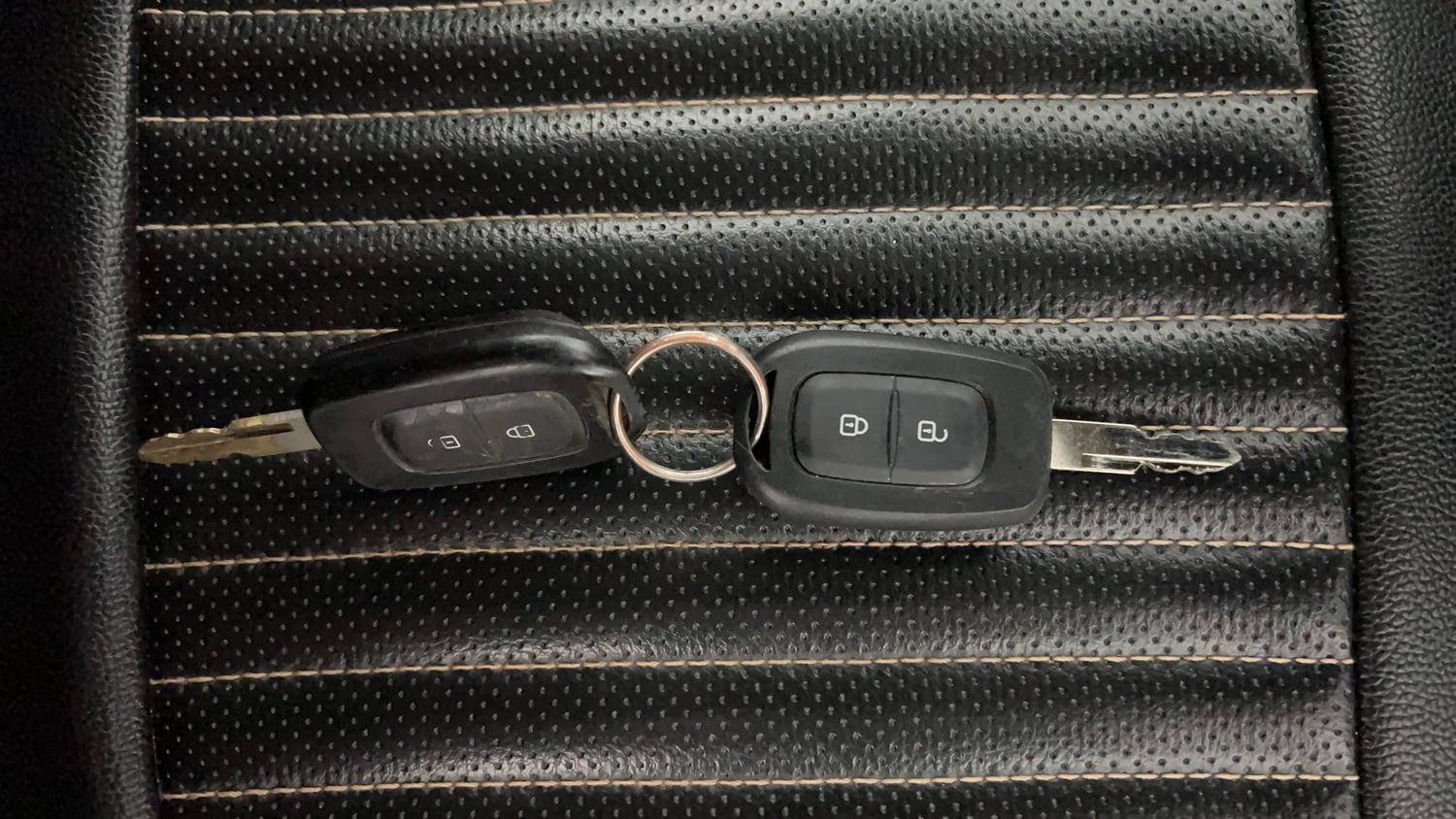 Used 2018 Renault Kwid RXT Petrol Manual extra CAR KEY VIEW