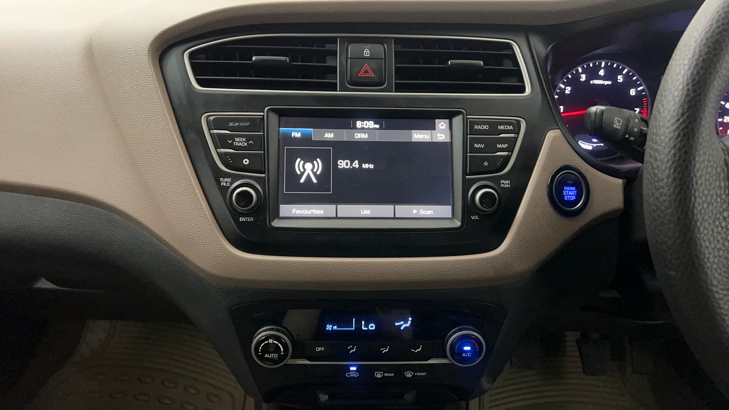 Used 2019 Hyundai Elite i20 Asta 1.2 (O) Petrol Manual interior MUSIC SYSTEM & AC CONTROL VIEW