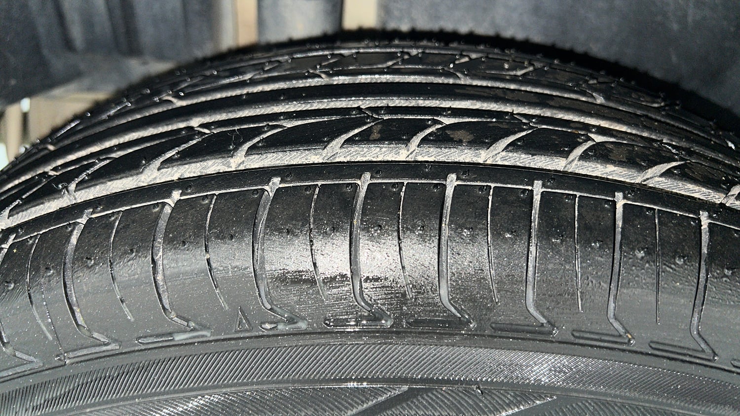 Used 2017 Maruti Suzuki Swift Dzire VDI Diesel Manual tyres RIGHT REAR TYRE TREAD VIEW
