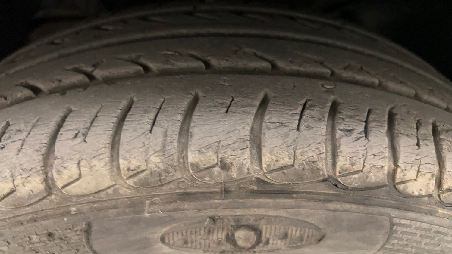 Used 2019 Tata Tiago Revotron XZ Plus Petrol Manual tyres LEFT FRONT TYRE TREAD VIEW